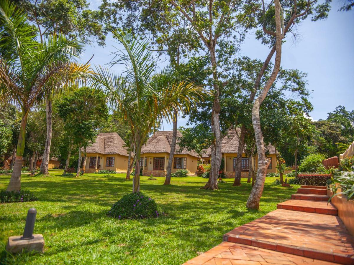 Brovad Sands Lodge カランガラ県 エクステリア 写真
