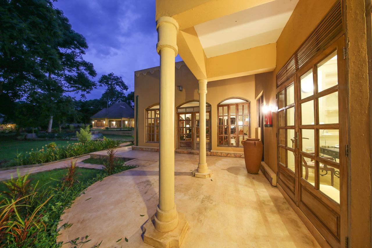 Brovad Sands Lodge カランガラ県 エクステリア 写真